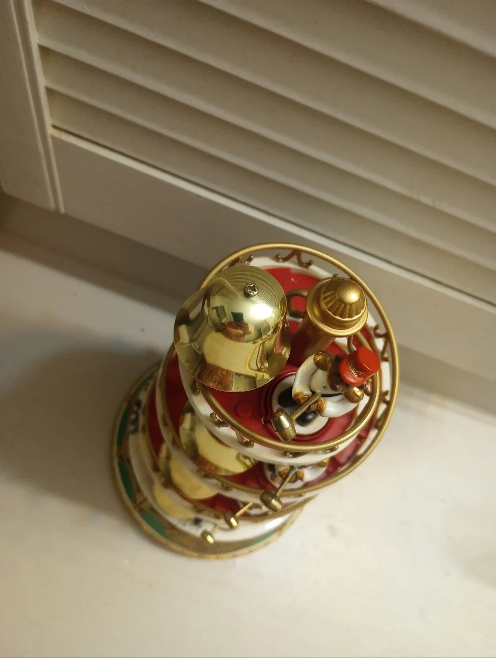 Avon 2003 Spiral Staircase With Bears/Bells - Display Piece Only Does Not Chime